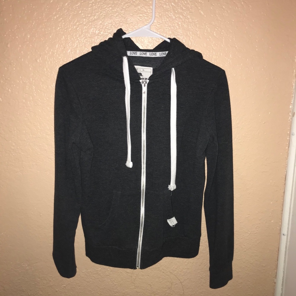 Sweatshirt with zipper
